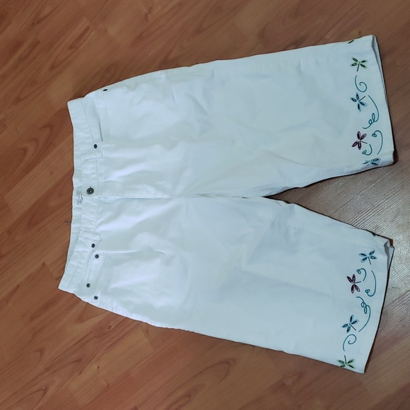 Christopher & Banks Shorts Euc Christopher Banks Size 6 White Denim
